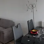 Beau studio rénové 30m2 balcon vue Paris+parking